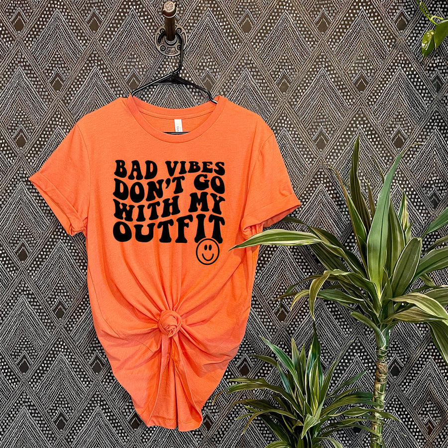 Bad Vibes Outfit Smiley Face Unisex T-shirt
