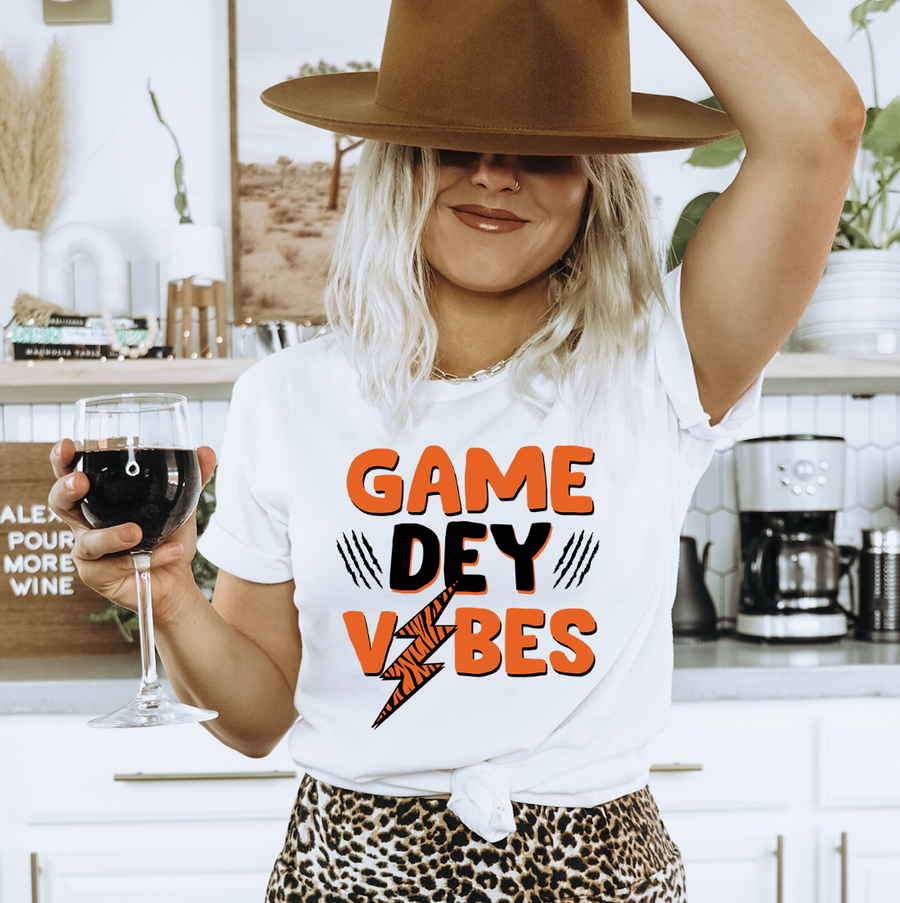 Retro Game Dey Vibes Unisex T-shirt