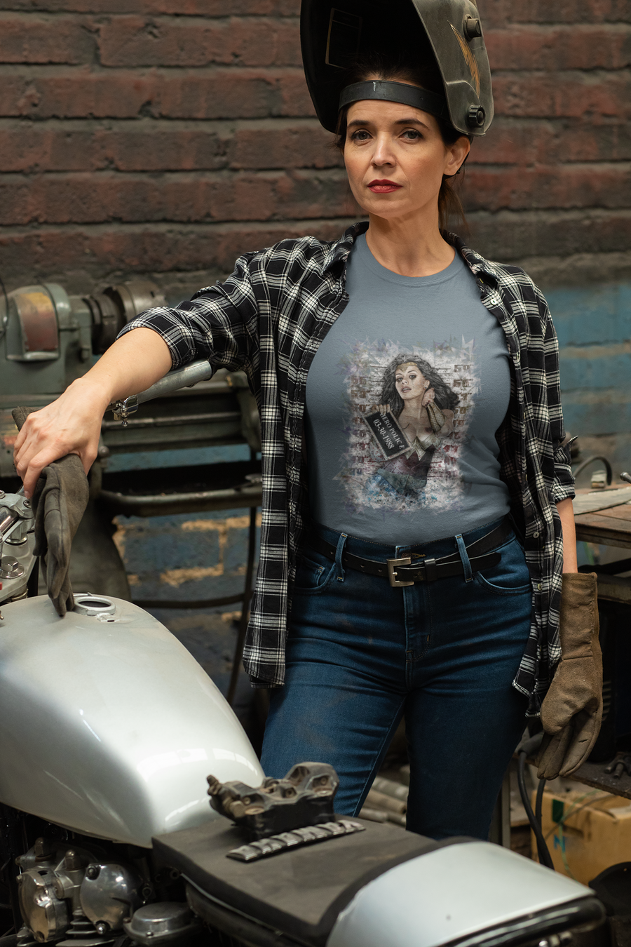Wonder Woman Mugshot Unisex T-shirt
